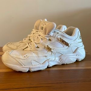 New Balance 850 Gold Chain Edition